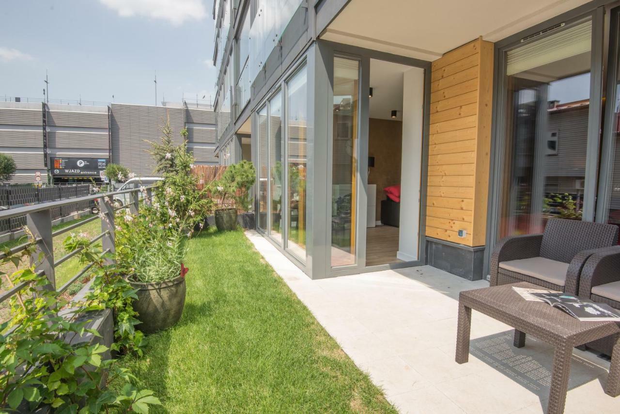 Galaxy Garden Apartment Cracow- Shopping Mall 1Min, Underground Parking, Family Friendly, City Center Krasków Exteriör bild