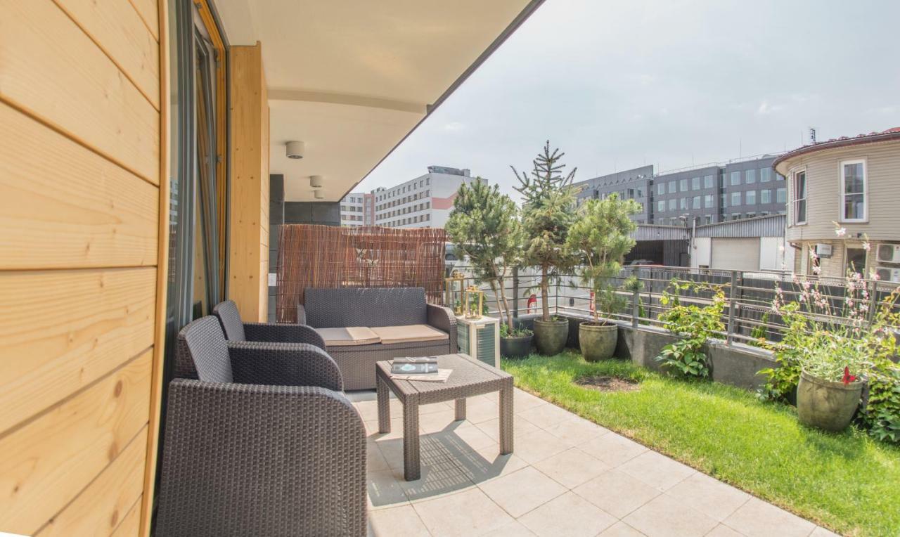 Galaxy Garden Apartment Cracow- Shopping Mall 1Min, Underground Parking, Family Friendly, City Center Krasków Exteriör bild