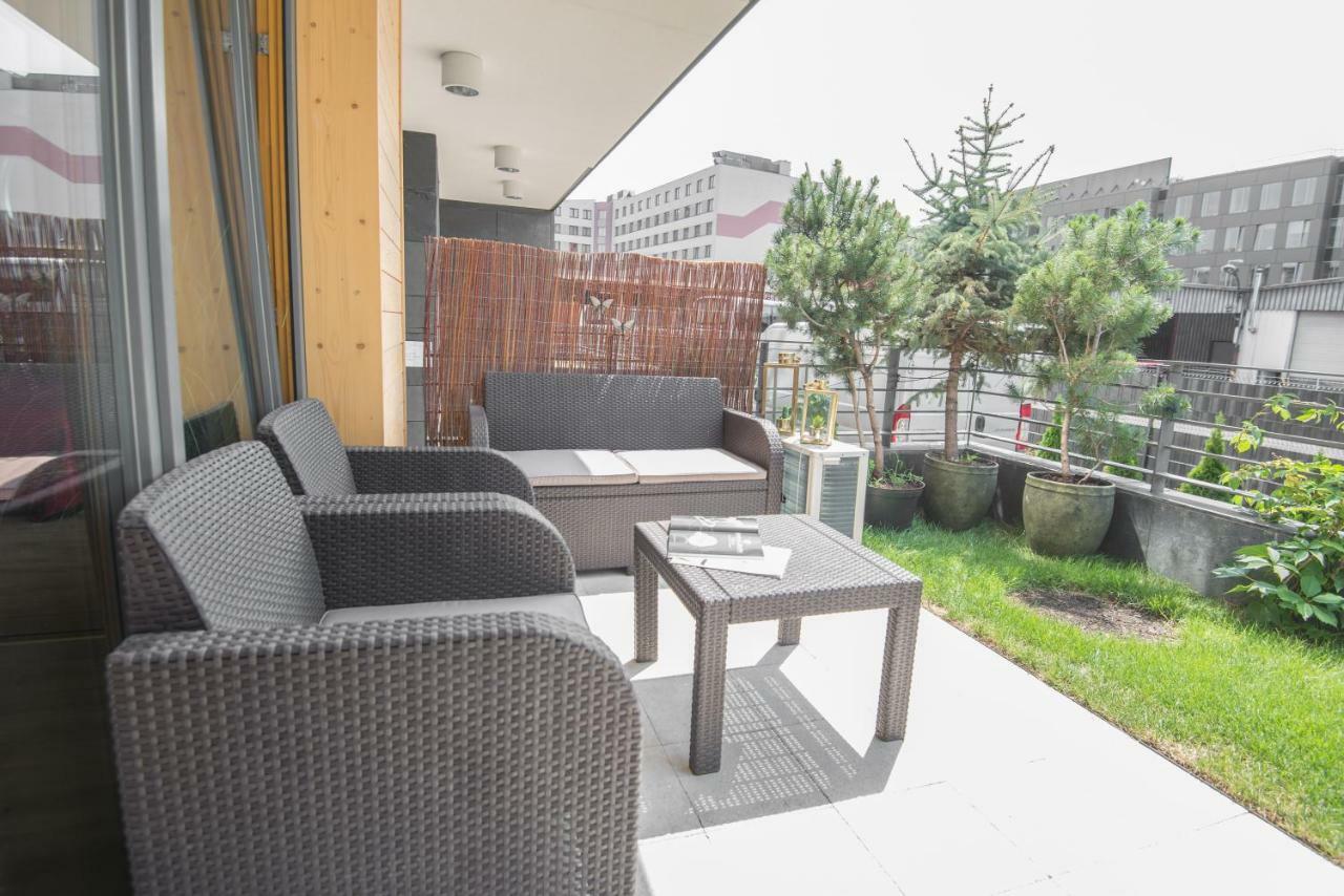 Galaxy Garden Apartment Cracow- Shopping Mall 1Min, Underground Parking, Family Friendly, City Center Krasków Exteriör bild