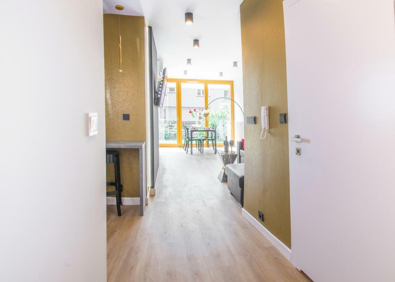 Galaxy Garden Apartment Cracow- Shopping Mall 1Min, Underground Parking, Family Friendly, City Center Krasków Exteriör bild